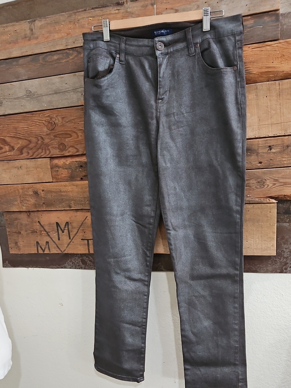 Bandolino Metallic Charcoal Slim Straight Pants. Size 6. Bin 15
